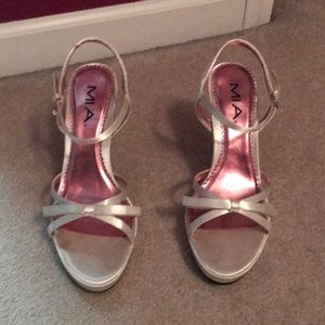 White 4.5 “ heels with bows